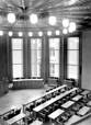 March, Werner (1894-1976): Münster, Freiherr-vom-Stein-Platz: Plenarsaal im Landeshaus des Landschaftsverbandes Westfalen-Lippe, erbaut 1950-1953 nach den Plänen des Mindener Architekten Werner March, Blick von der Tribüne, 1955 / Münster, LWL-Bau- und Liegenschaftsbetrieb / Münster, Internet-Portal "Westfälische Geschichte"