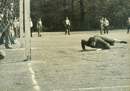 Bergkamen: ...und er ist doch drin! Helmut Wissmann 1960 in vollem Einsatz während eines Fußballspiels des FC Overberge (heute ein Stadtteil von Bergkamen). / Bergkamen, Helmut Wissmann