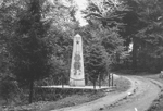 Sowjetischer Obelisk für die ermordeten Zwangsarbeiter auf der Kriegsgräberanlage in Suttrop, 1964 auf den Friedhof Fulmecke in Meschede versetzt / Essen, Volksbund Deutsche Kriegsgräberfürsorge