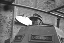 Gauleiter Hoffmann in seinem Einsatzpanzer direkt nach dem Angriff auf Soest, 05.12.1944 / Lippstadt, Stadtarchiv/W. Nies