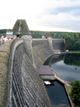 Staumauer und Ablassbecken der Möhne-Talsperre, 2003 / Marcus Weidner