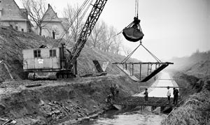 Frühere Kanalisierung der Emscher mit Betonschalen