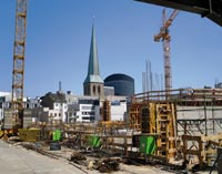 Baustelle des Shoppingcenters Thier Galerie mit Petrikirche und RWE Tower im Hintergrund Baustelle des Shoppingcenters Thier Galerie mit Petrikirche und RWE Tower im Hintergrund