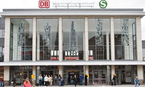 Eingangshalle des Dortmunder Hauptbahnhofs