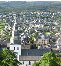 Schieferdachvariationen im historischen Ortskern Eversberg