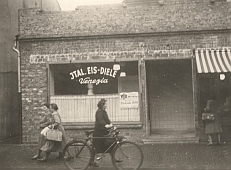 Eisdiele der Familie Piva, 1940er Jahre