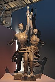 Arbeiter und Kolchosbäuerin