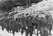 Das Foto zeigt Zwangsarbeiter