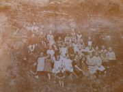 Lagenser Schulklasse beim Brennnessel sammeln Juli 1917